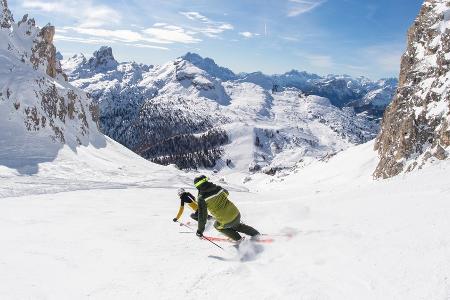 Auf nach Cortina d'Ampezzo: Mit den Skiern durch die Dolomiten Auf nach Cortina d'Ampezzo: Mit den Skiern durch die Dolomiten