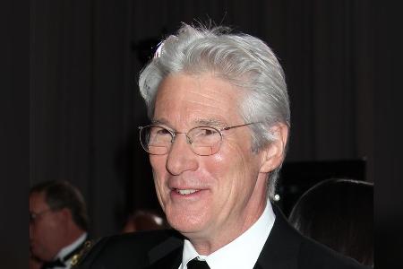 Richard Gere: Mit Lungenentzündung ins Krankenhaus Richard Gere: Mit Lungenentzündung ins Krankenhaus