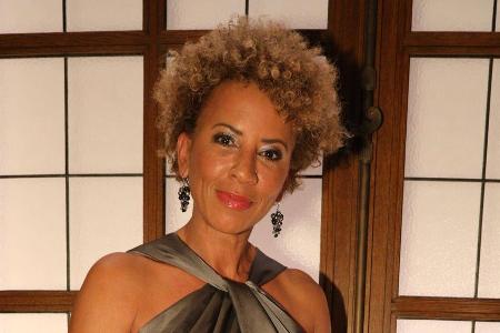 Nach Skiunfall: Arabella Kiesbauer hat Operation Nach Skiunfall: Arabella Kiesbauer hat Operation