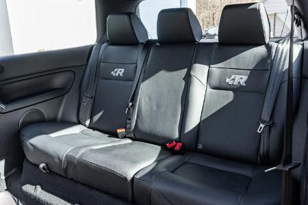VW Golf R32 Gebrauchtwagen neuwertig