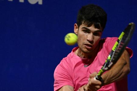 Tennis: Alcaraz feiert Sieg bei Comeback Tennis: Alcaraz feiert Sieg bei Comeback