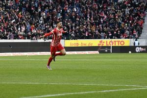 Bayer bremst Freiburg im Meisterrennen