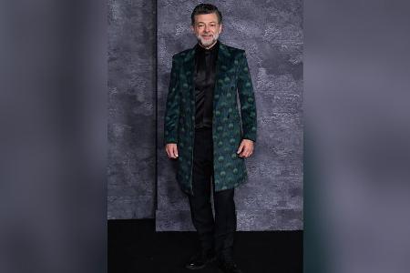 Erneut ein Red-Carpet-Hingucker: Andy Serkis im grünen Samtmantel Erneut ein Red-Carpet-Hingucker: Andy Serkis im grünen Samtmantel