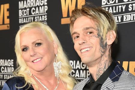 Wurde Aaron Carter ermordet? Seine Mutter Jane erhebt schwere Vorwürfe Wurde Aaron Carter ermordet? Seine Mutter Jane erhebt schwere Vorwürfe