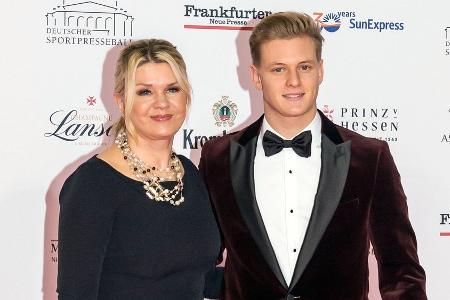 So liebevoll gratulieren Mick und Gina Schumacher ihrer Mutter Corinna So liebevoll gratulieren Mick und Gina Schumacher ihrer Mutter Corinna