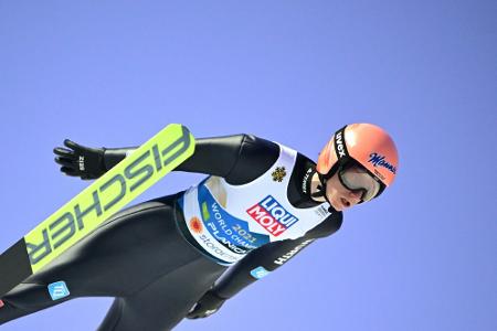 Skispringen: Geiger zur Halbzeit Fünfter - Kobayashi führt Skispringen: Geiger zur Halbzeit Fünfter - Kobayashi führt