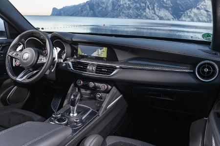 Alfa Romeo Stelvio Quadrofolglio, Interieur