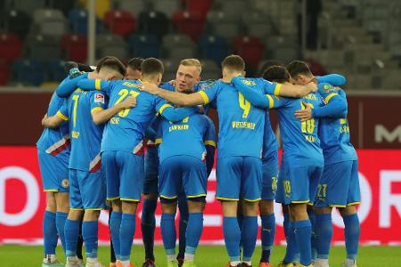 3:3 nach 0:3: Braunschweig holt noch Punkt gegen Bielefeld 3:3 nach 0:3: Braunschweig holt noch Punkt gegen Bielefeld