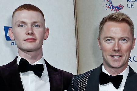 Ronan Keating ist mit 46 Jahren Großvater geworden Ronan Keating ist mit 46 Jahren Großvater geworden