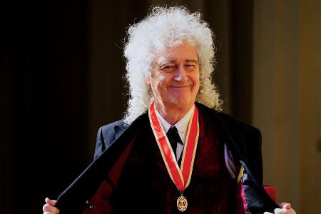 Brian May: Queen-Gitarrist von King Charles zum Ritter geschlagen Brian May: Queen-Gitarrist von King Charles zum Ritter geschlagen