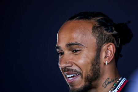 Formel 1: Hamilton darf mit Schmuck fahren Formel 1: Hamilton darf mit Schmuck fahren