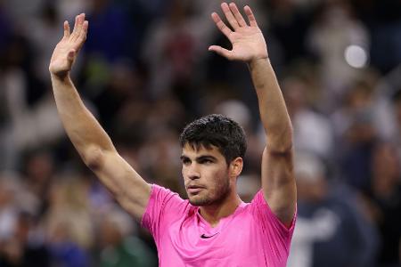 Alcaraz zieht in Indian Wells ins Halbfinale ein Alcaraz zieht in Indian Wells ins Halbfinale ein