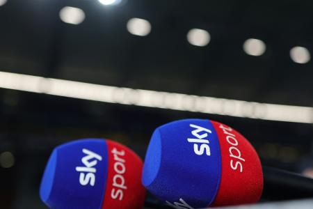 Sky-Kameramann durch Pyrotechnik verletzt Sky-Kameramann durch Pyrotechnik verletzt