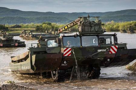 Bundeswehr Bergefahrzeuge Lkw
