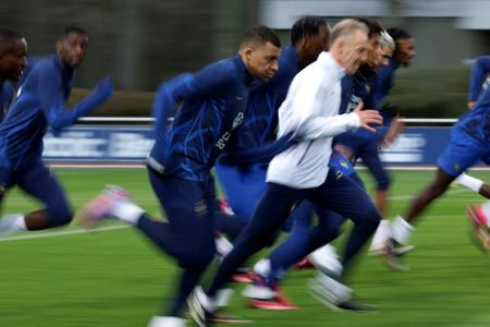 Ohne Benzema, aber mit Kapitän Mbappe: Frankreichs neue Ära
