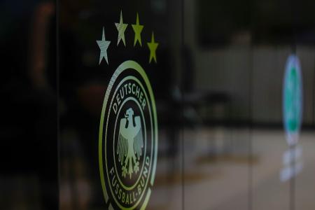 Antirassismus: DFB mit speziellen Banden bei Länderspielen Antirassismus: DFB mit speziellen Banden bei Länderspielen