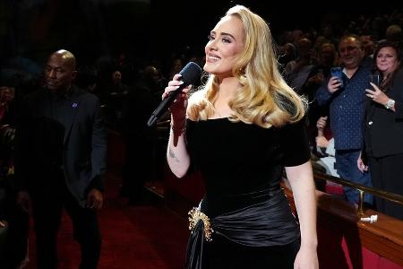 Adele verlängert ihre Las-Vegas-Show - und dreht Konzertfilm Adele verlängert ihre Las-Vegas-Show - und dreht Konzertfilm
