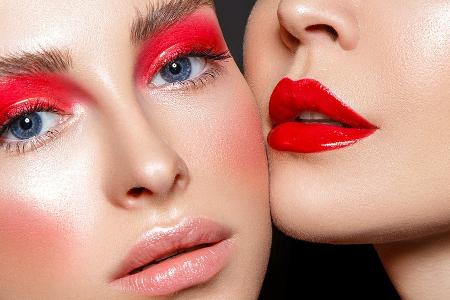 Lack-Lippen sind in: Darum soll der Mund jetzt glänzen Lack-Lippen sind in: Darum soll der Mund jetzt glänzen