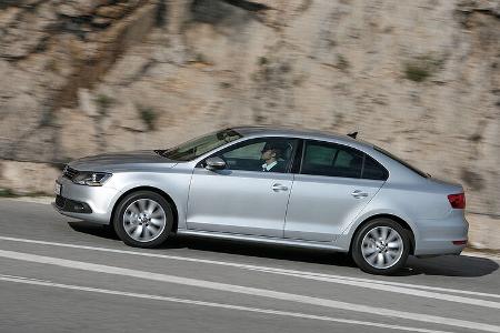 03/11 aumospo05/2011 VW Jetta