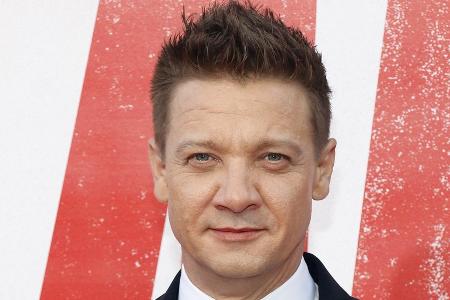 TV-Interview zu Schneepflug-Unfall: Jeremy Renner bricht in Tränen aus TV-Interview zu Schneepflug-Unfall: Jeremy Renner bricht in Tränen aus