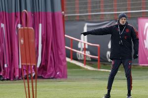 Tuchel mit fast allen Stars beim Training
