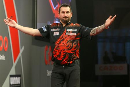 Darts: Clayton gewinnt Premier-League-Abend in Berlin Darts: Clayton gewinnt Premier-League-Abend in Berlin