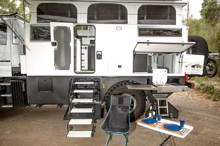 EarthCruiser Overland Vehicles Expeditionsmobil Explorer XPR440