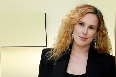 Warten auf die Geburt: Rumer Willis zeigt ihren nackten Babybauch Warten auf die Geburt: Rumer Willis zeigt ihren nackten Babybauch
