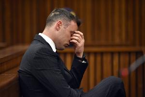Keine Bewährung: Pistorius bleibt wegen Mordes in Haft