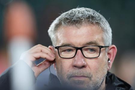 Fischer rechtfertigt sich für Behrens-Auswechslung Fischer rechtfertigt sich für Behrens-Auswechslung