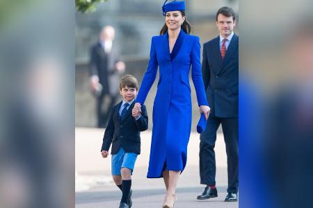 In royalen Shorts: Prinz Louis zeigt sich erstmals am Ostersonntag In royalen Shorts: Prinz Louis zeigt sich erstmals am Ostersonntag