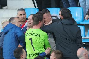 Bochums Torhüter Riemann gerät mit Fan aneinander