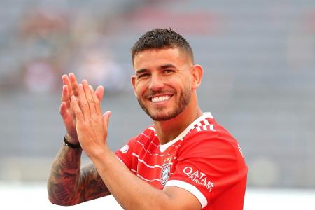 FC Bayern: Hernandez trainiert erstmals wieder mit Ball FC Bayern: Hernandez trainiert erstmals wieder mit Ball