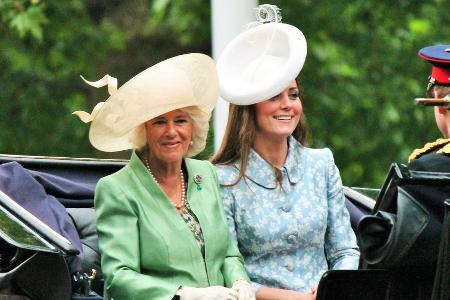 Royaler Dresscode: Diese Regeln gelten für Kate, Camilla und Co. Royaler Dresscode: Diese Regeln gelten für Kate, Camilla und Co.