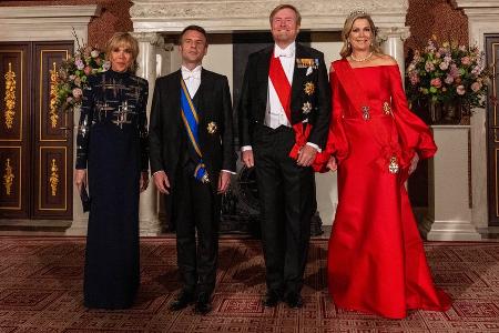 Königin Máxima bezaubert in roter Wow-Robe Königin Máxima bezaubert in roter Wow-Robe