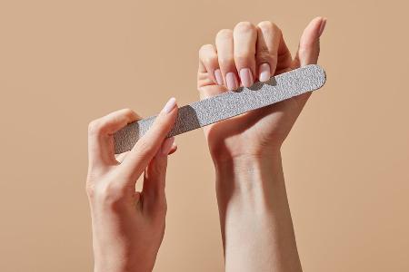 Naked Nails: So gelingen perfekt gepflegte Nägel Naked Nails: So gelingen perfekt gepflegte Nägel