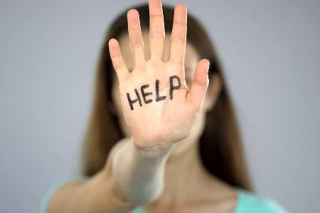 Mit diesen Handzeichen und Codes bekommen Frauen Hilfe Mit diesen Handzeichen und Codes bekommen Frauen Hilfe