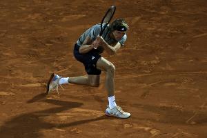 Zverev gibt Sieg über Medwedew aus der Hand