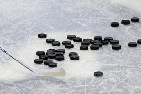 Eishockey-WM: DEB-Frauen verabschieden sich im Viertelfinale Eishockey-WM: DEB-Frauen verabschieden sich im Viertelfinale
