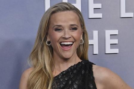 Reese Witherspoon strahlt bei erstem Auftritt nach ihrer Scheidung Reese Witherspoon strahlt bei erstem Auftritt nach ihrer Scheidung