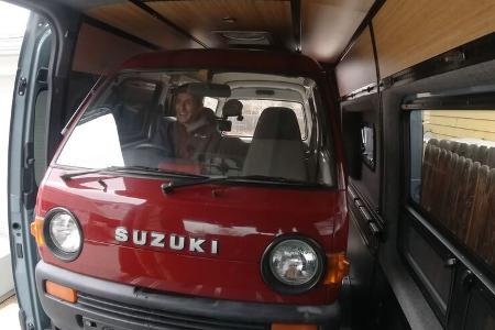 Suzuki Every im Mercedes Sprinter (Winnebago Adventure Wagon) Suzuki Every im Mercedes Sprinter (Winnebago Adventure Wagon)
