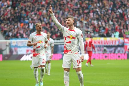 Werner führt RB Leipzig zum Sieg gegen Augsburg Werner führt RB Leipzig zum Sieg gegen Augsburg
