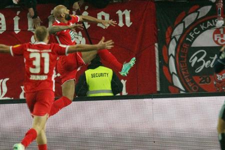 Pleite auf dem Betzenberg: HSV verpasst Platz zwei Pleite auf dem Betzenberg: HSV verpasst Platz zwei