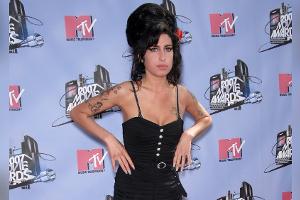 Online-Auktion: Private Bücher von Amy Winehouse werden versteigert