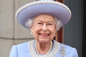 Royal Family gedenkt der verstorbenen Queen an ihrem Geburtstag