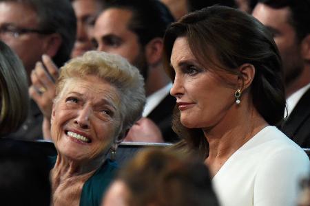 Mit 96 Jahren verstorben: Caitlyn Jenner trauert um ihre Mutter Esther Mit 96 Jahren verstorben: Caitlyn Jenner trauert um ihre Mutter Esther
