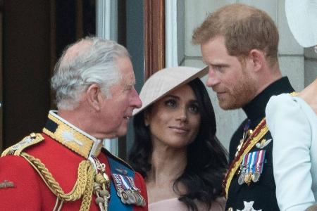 Rassismus-Befürchtung: Meghan soll Brief an Charles verfasst haben Rassismus-Befürchtung: Meghan soll Brief an Charles verfasst haben
