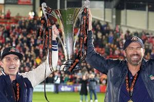 Ryan Reynolds: Sein AFC Wrexham schafft Aufstieg