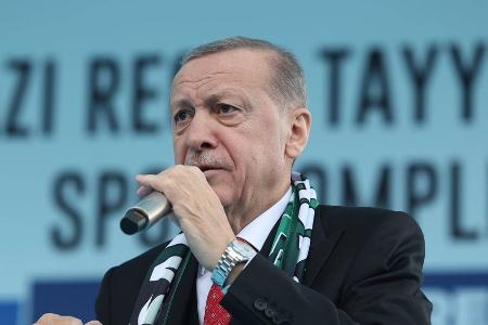 Hatte Recep Tayyip Erdogan einen Herzinfarkt? Sein Sprecher dementiert Hatte Recep Tayyip Erdogan einen Herzinfarkt? Sein Sprecher dementiert