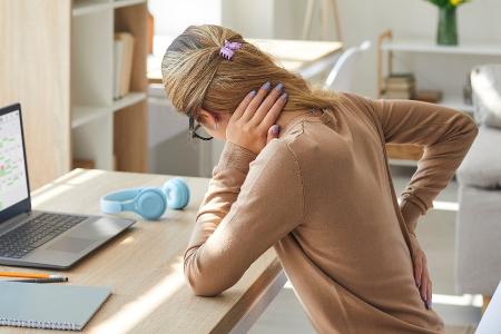 Schreibtisch-Workout: Fünf Übungen, die langes Sitzen ausgleichen Schreibtisch-Workout: Fünf Übungen, die langes Sitzen ausgleichen